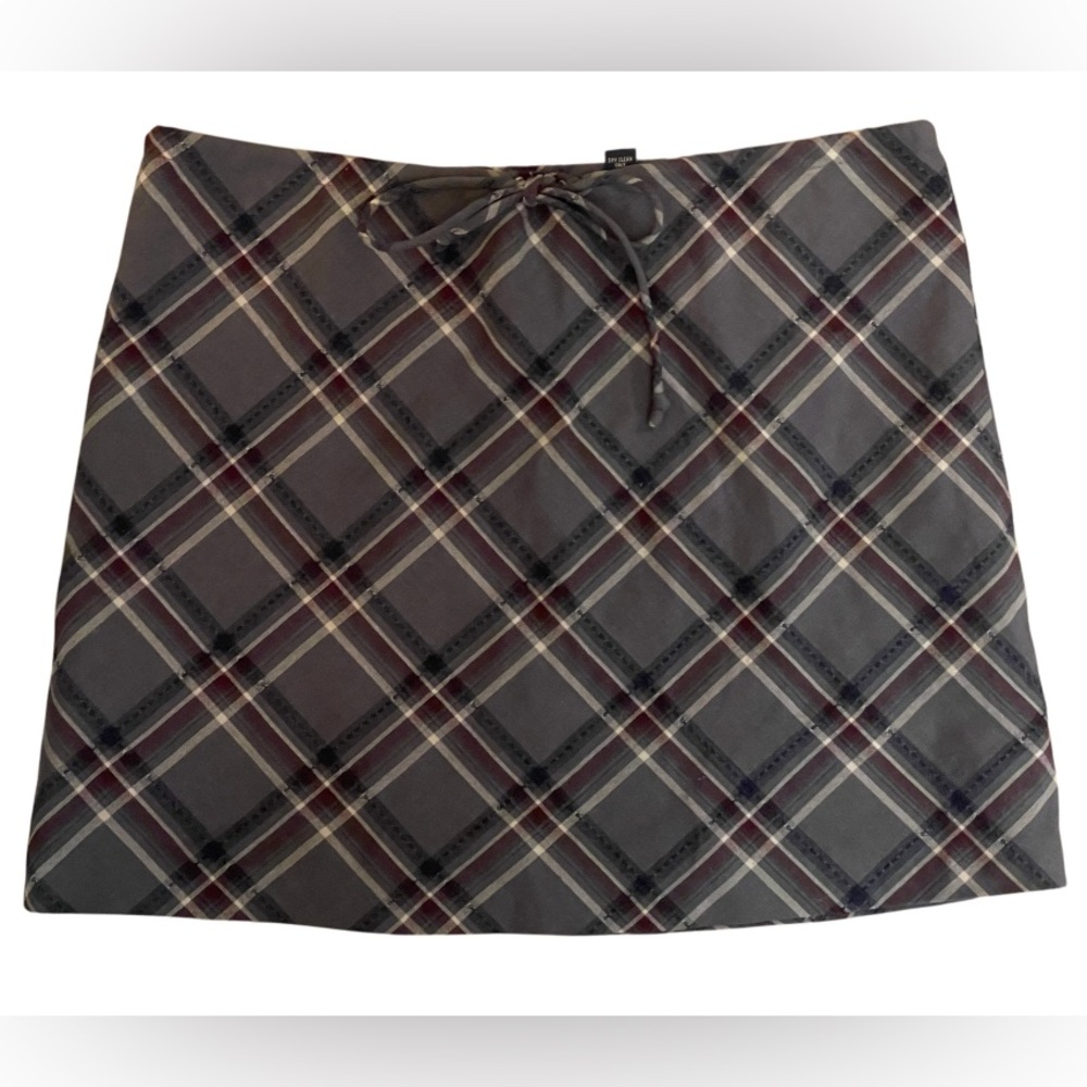 Pretty PLAID SKIRT by American Eagle Outfitters size Small
